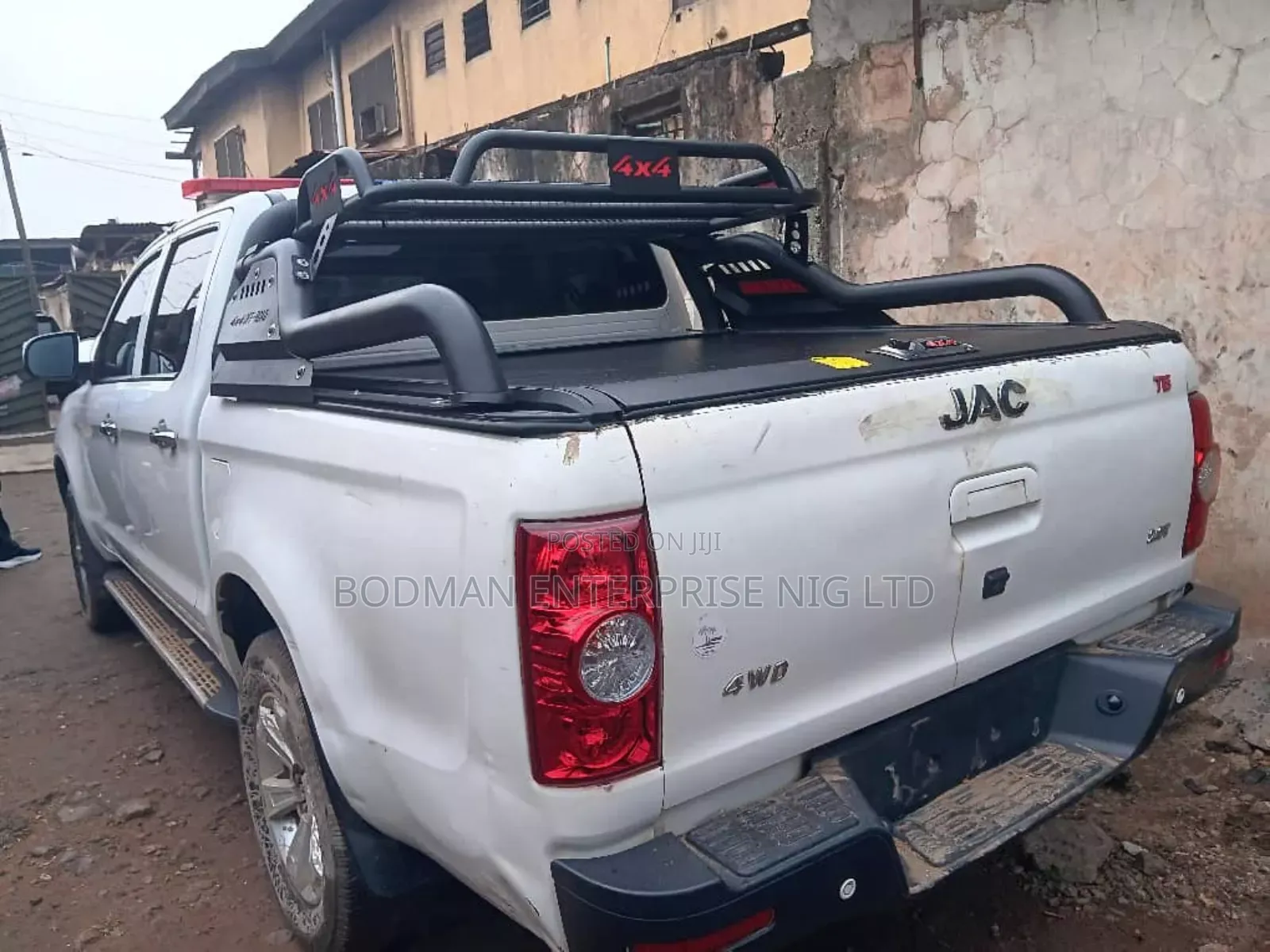 Rolling Boot Cover With Complete Iron Bar =+6!9,