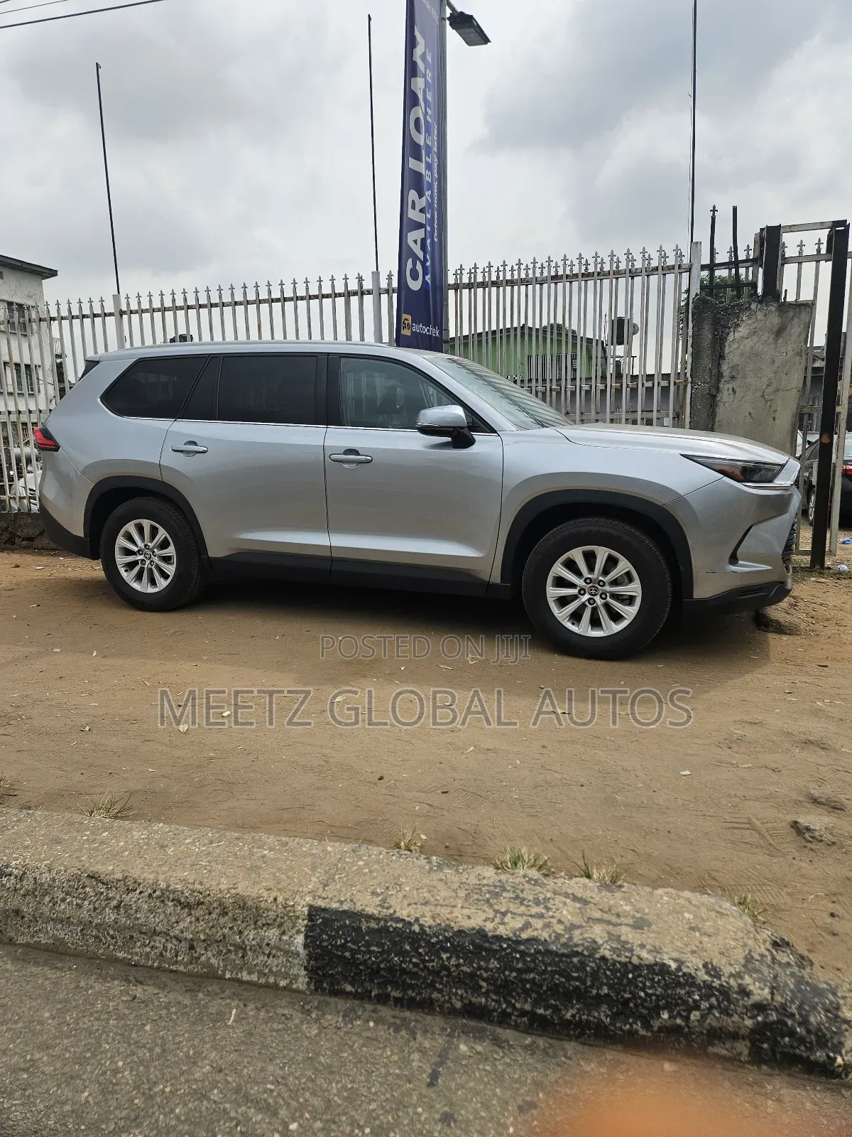 Toyota Highlander XLE AWD 2024 Silver
