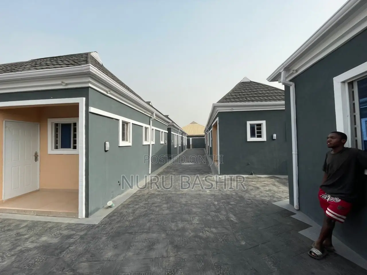 8bdrm Block of Flats in Elebu Estate, Akala Express for sale