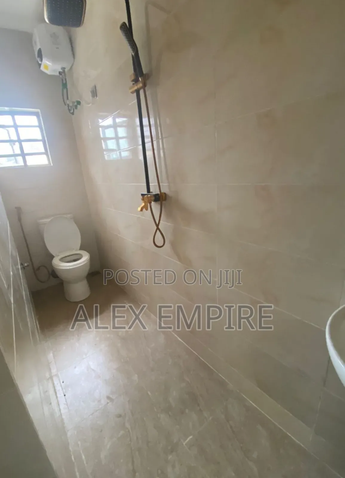 Mini Flat in Ago Palace for rent