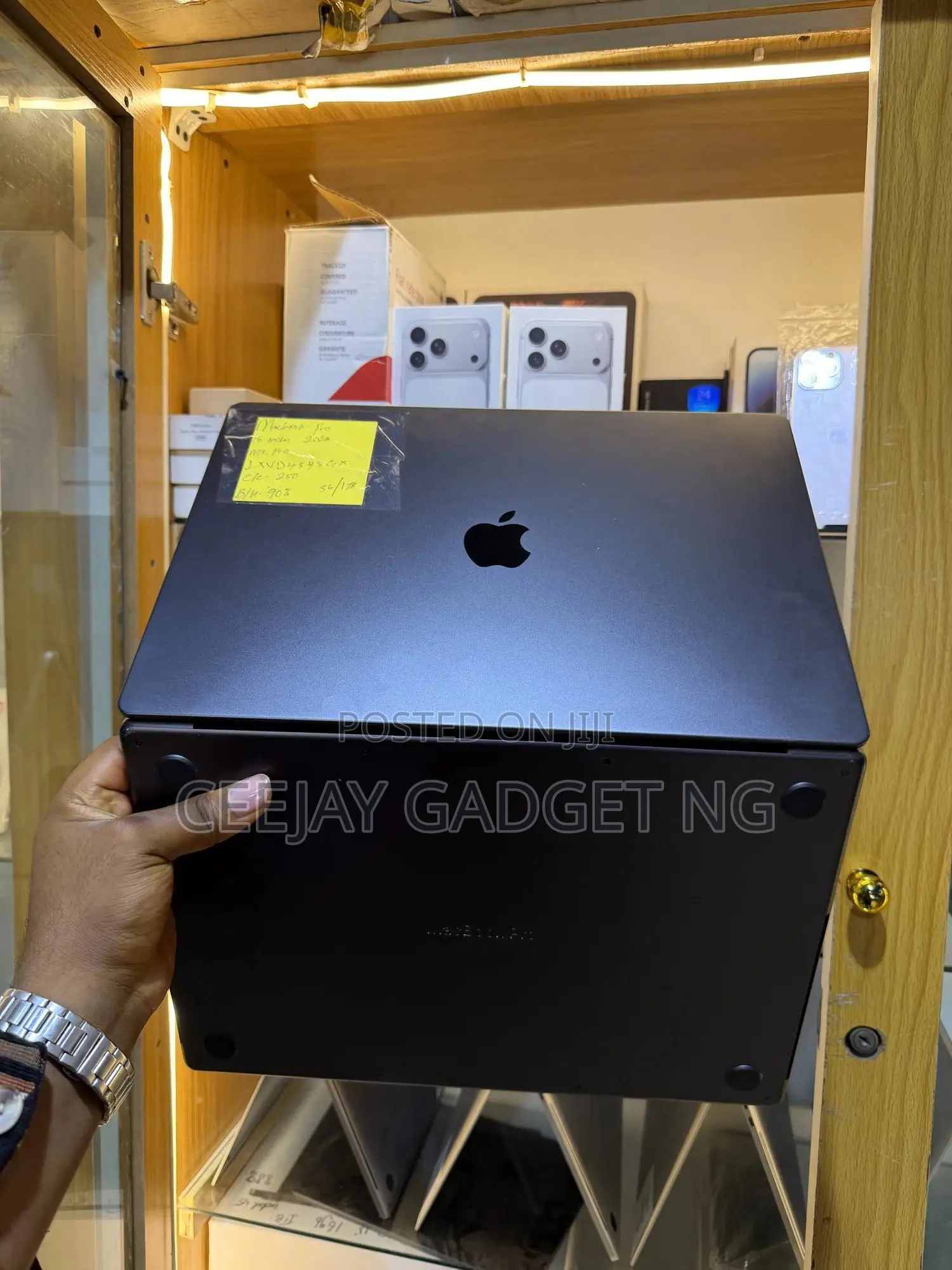 Laptop Apple MacBook Pro 2023 M3 Pro 16-inch 36GB Apple M3 Pro SSD 1T