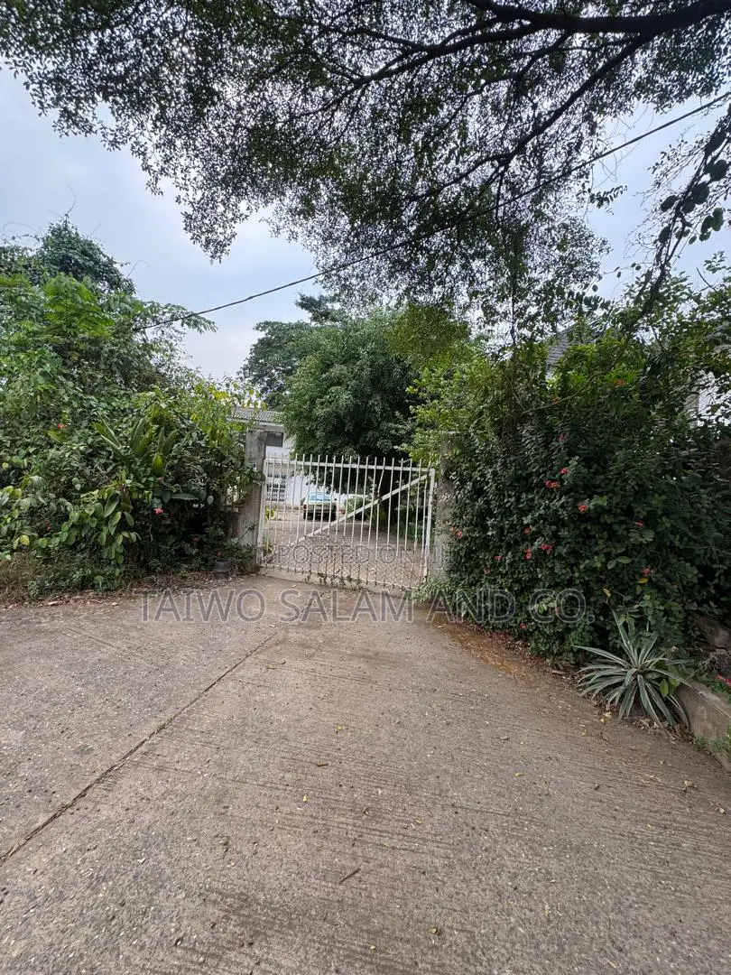 1,580 SQM Land at Kobiowu Crescent