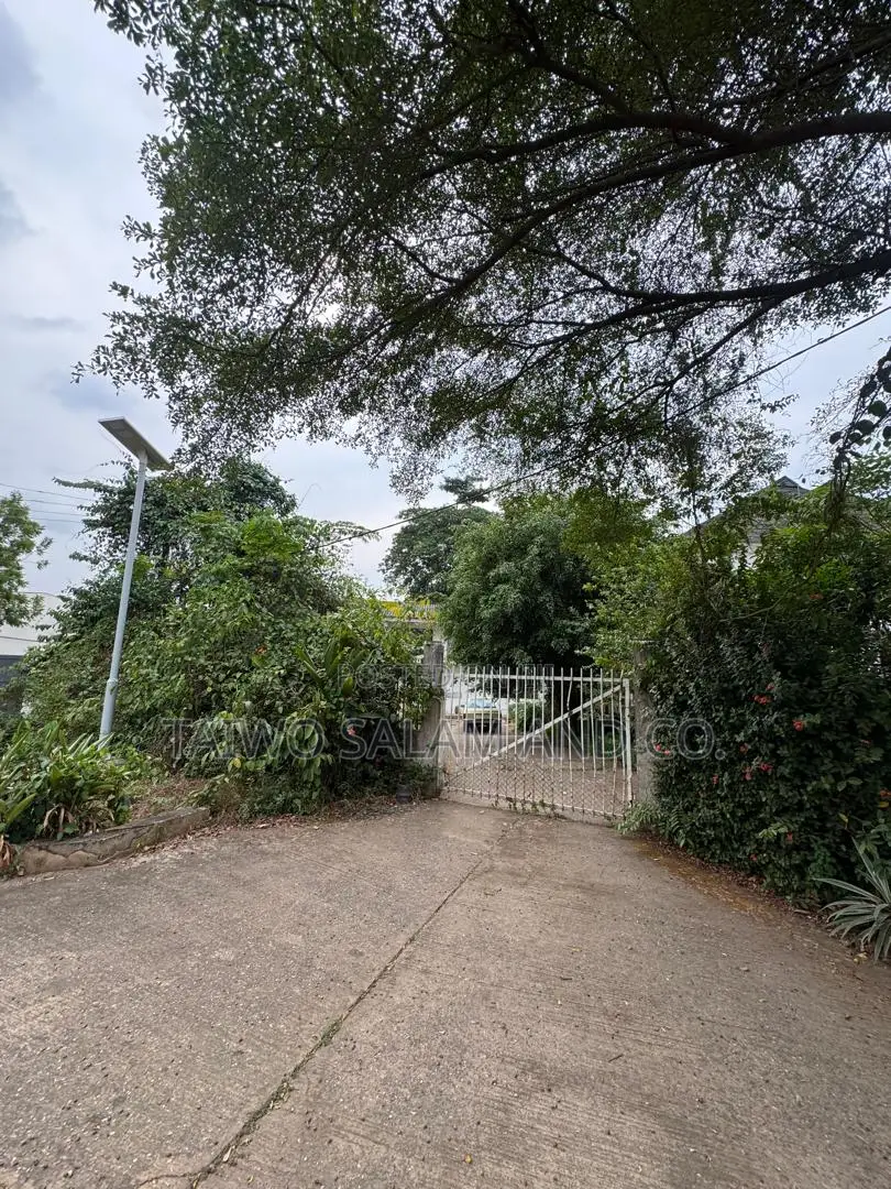 1,580 SQM Land at Kobiowu Crescent