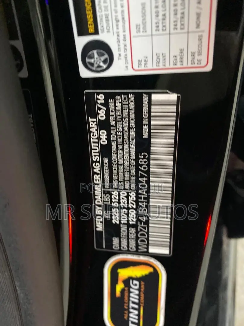 Mercedes-Benz E300 Base RWD Sedan (2.0L 4cyl 9A) 2017 Black