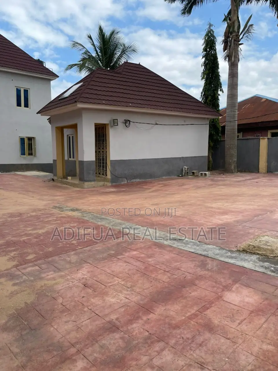 Furnished 12bdrm Apartment in Kubwa for sale