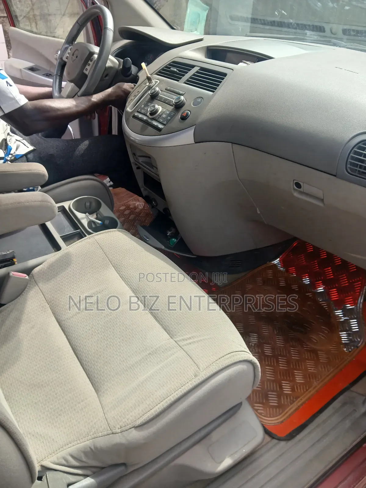 Nissan Quest 2008 Red