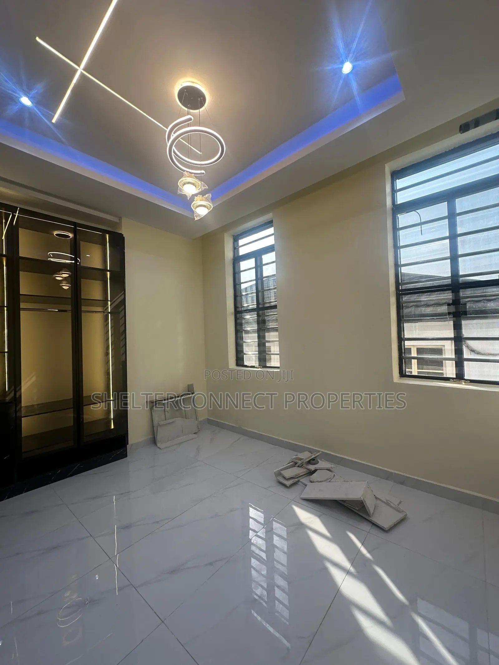 3bdrm Apartment in Lekki Phase 1 for sale