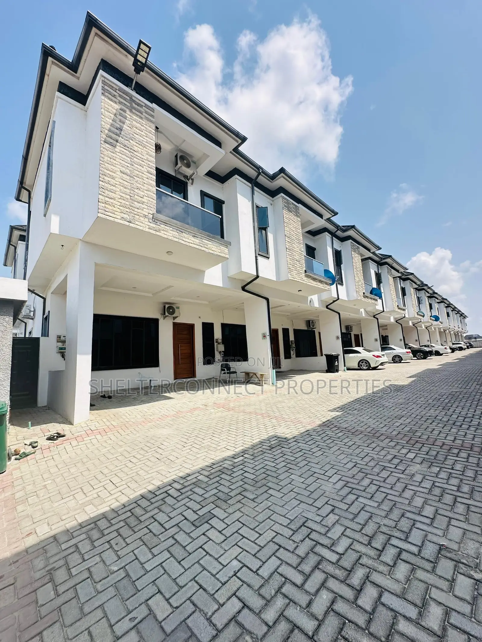 4bdrm Townhouse / Terrace in VGC / Ajah for rent