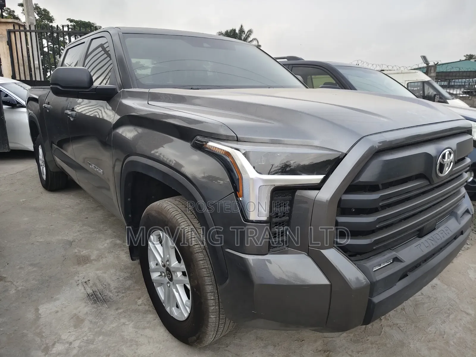 Toyota Tundra Platinum CrewMax 4WD SB w/6.5' Bed 2025 Gray