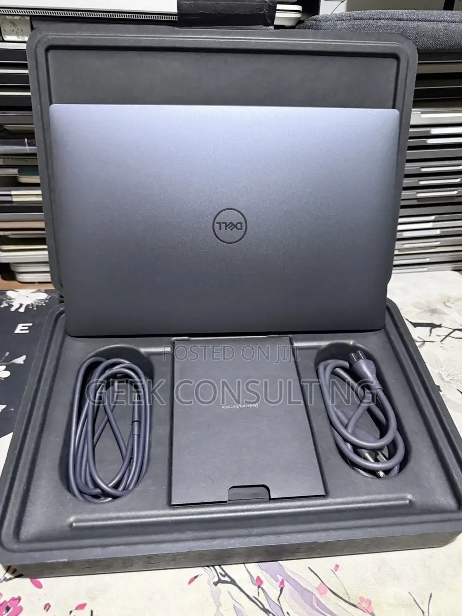 New Laptop Dell XPS 13 9340 16GB Intel Core Ultra 7 SSD 512GB