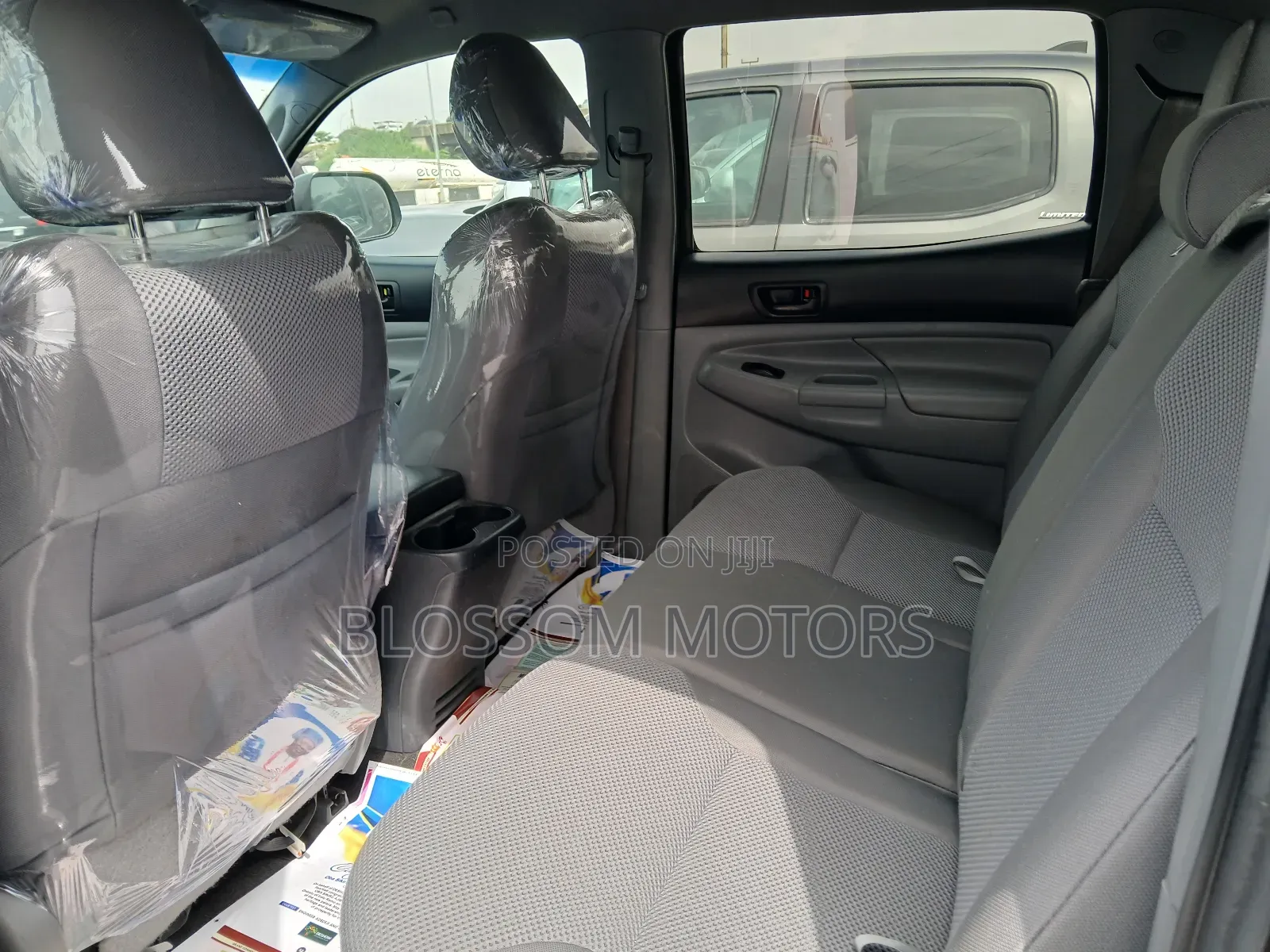 Toyota Tacoma PreRunner V6 4dr Access Cab 6.1 ft. SB (4.0L 6cyl 5A)