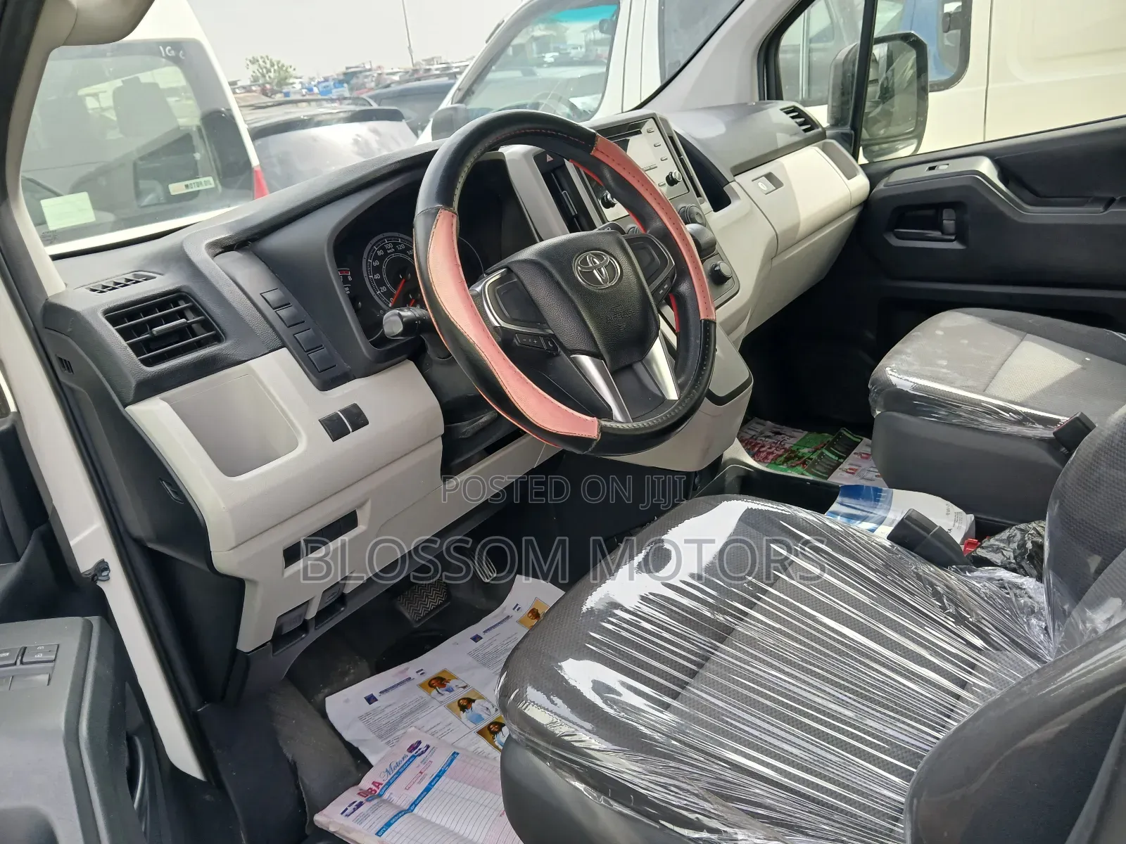 Toyota Grand HiAce 2022 White