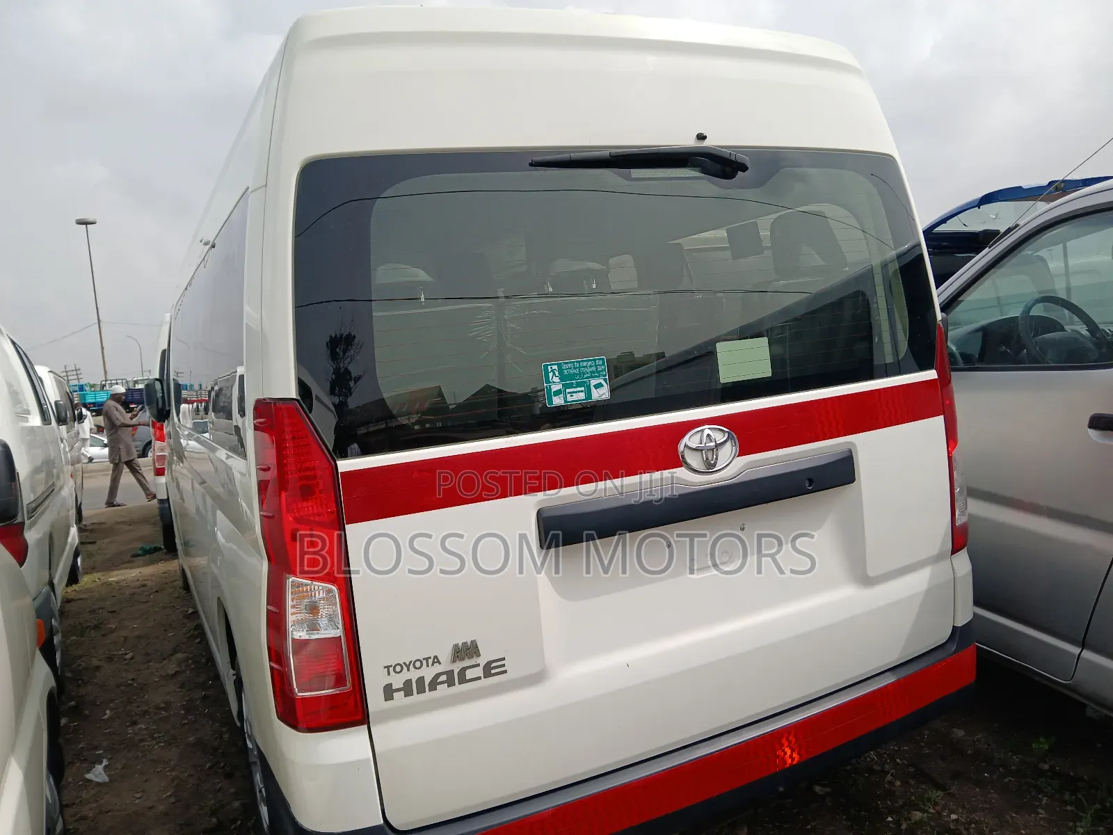 Toyota Grand HiAce 2022 White