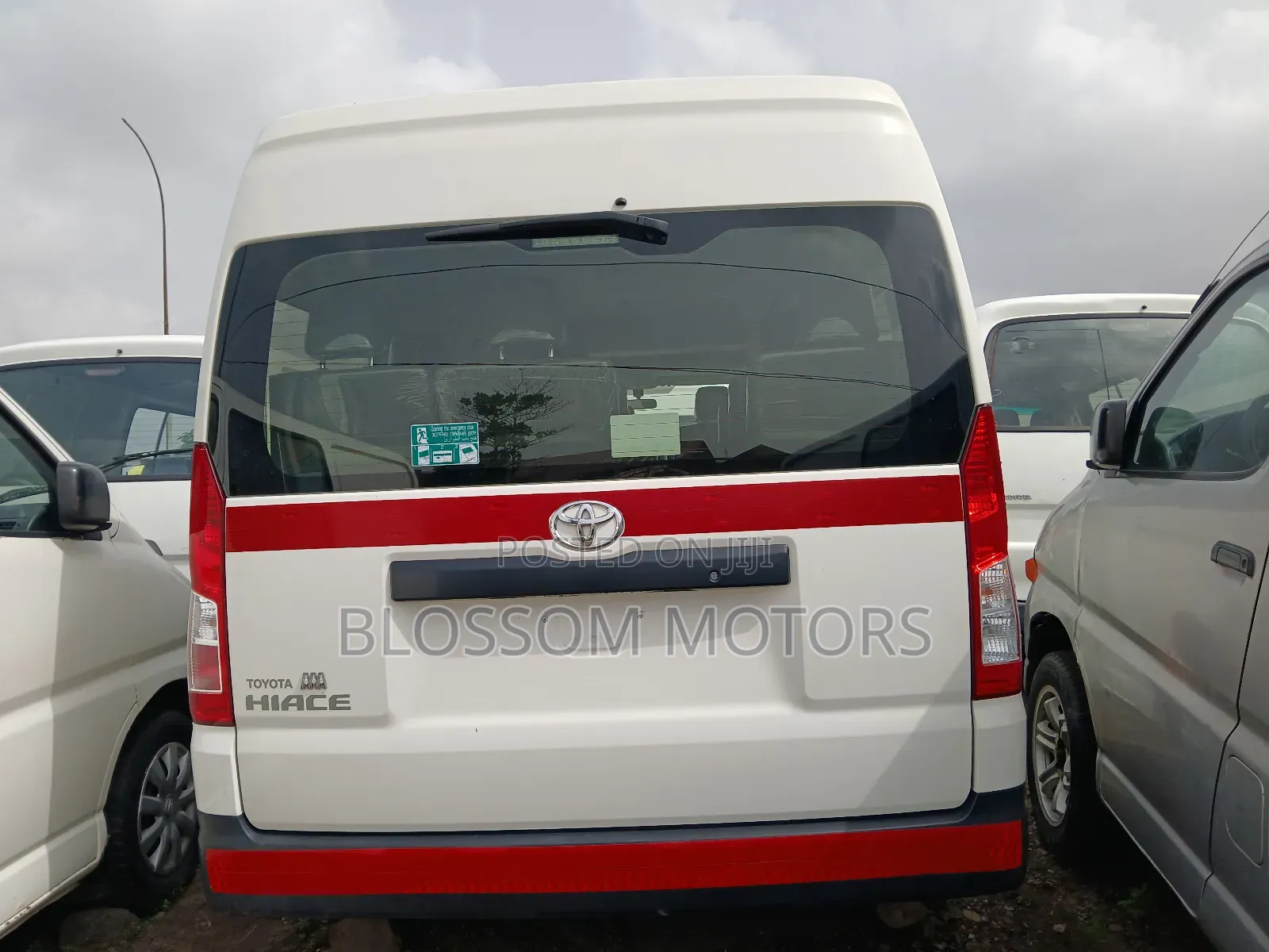 Toyota Grand HiAce 2022 White