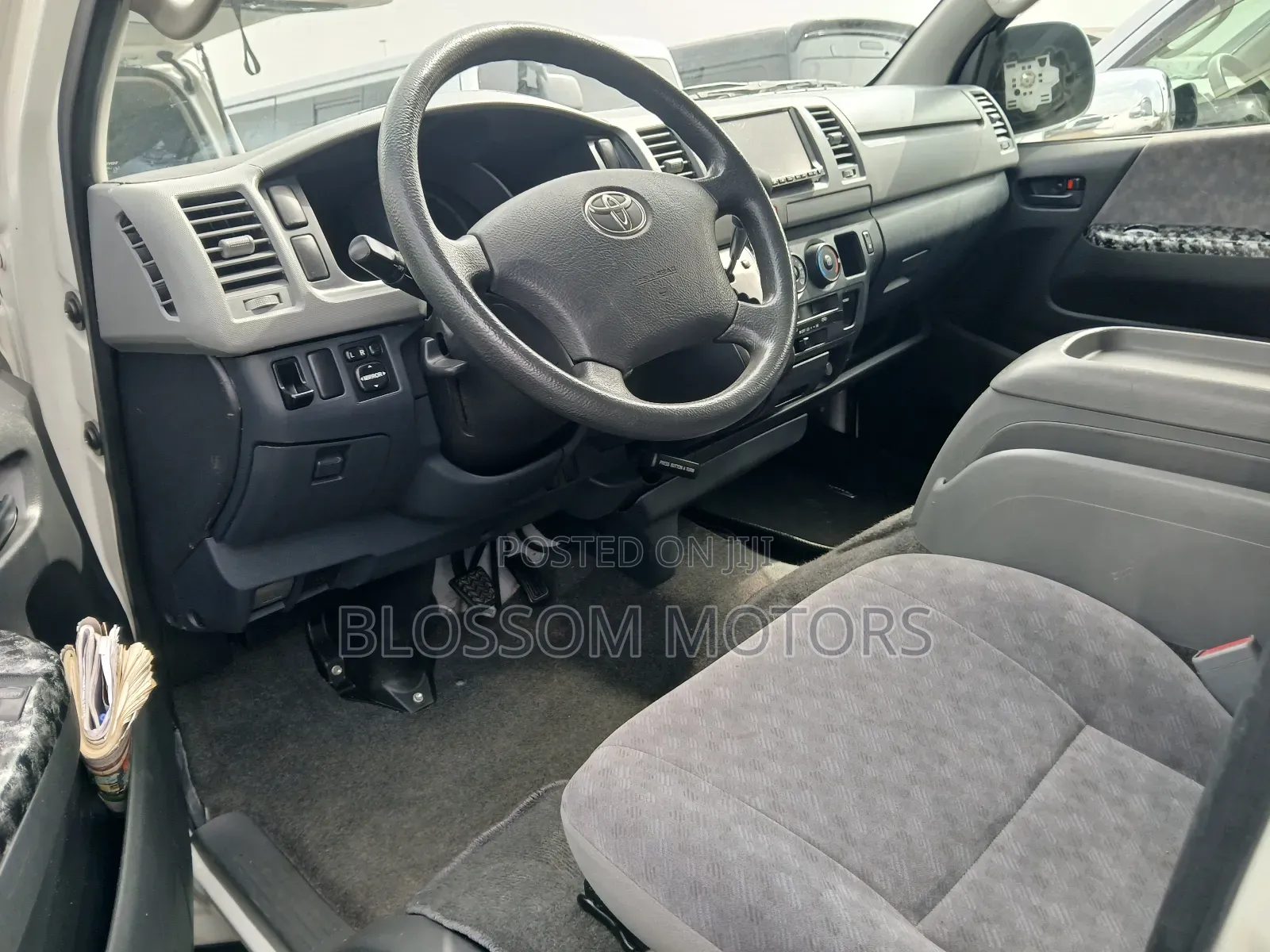 Toyota HiAce 2012 White