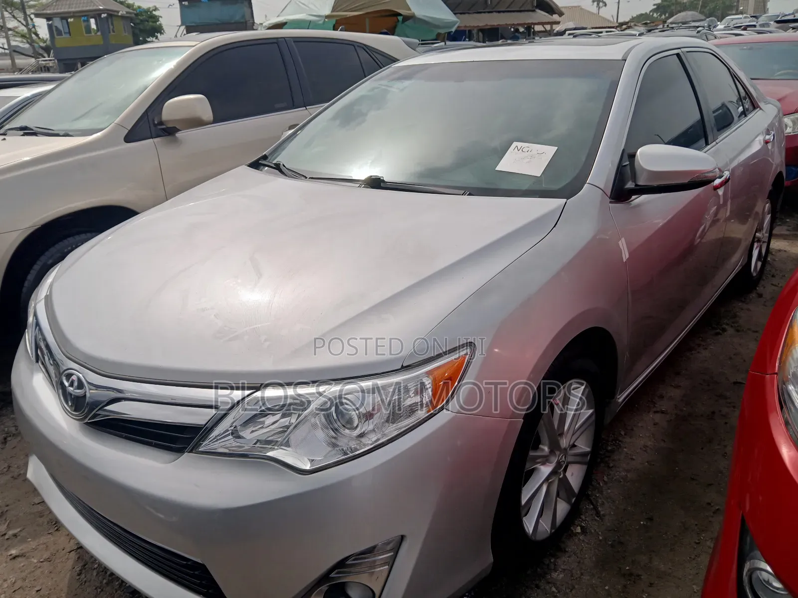 Toyota Camry XLE 4dr Sedan (2.5L 4cyl 6A) 2013 Silver