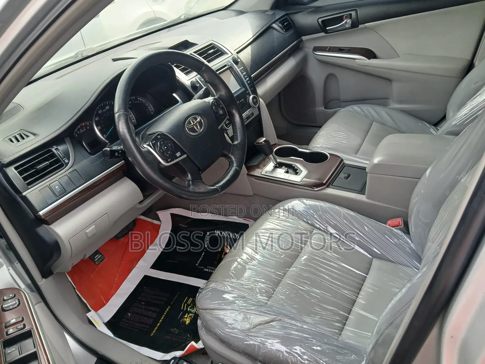 Toyota Camry XLE 4dr Sedan (2.5L 4cyl 6A) 2013 Silver