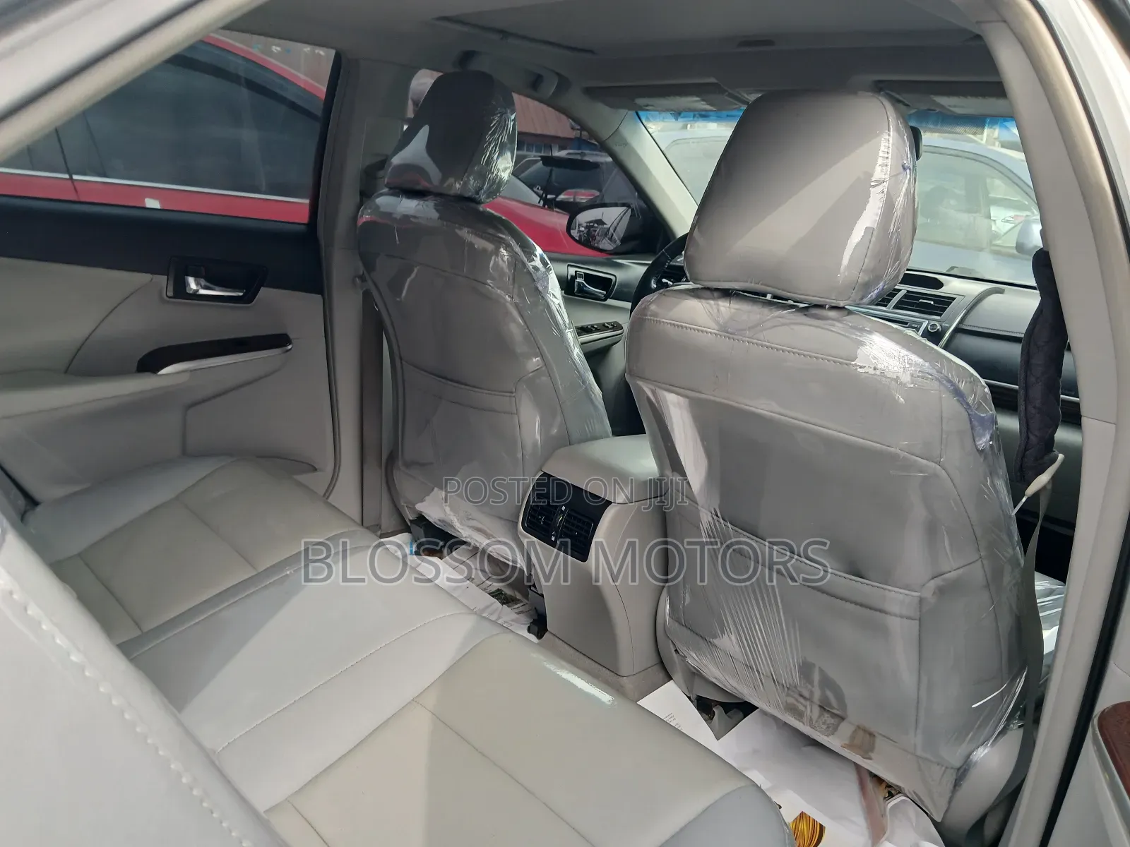 Toyota Camry XLE 4dr Sedan (2.5L 4cyl 6A) 2013 Silver