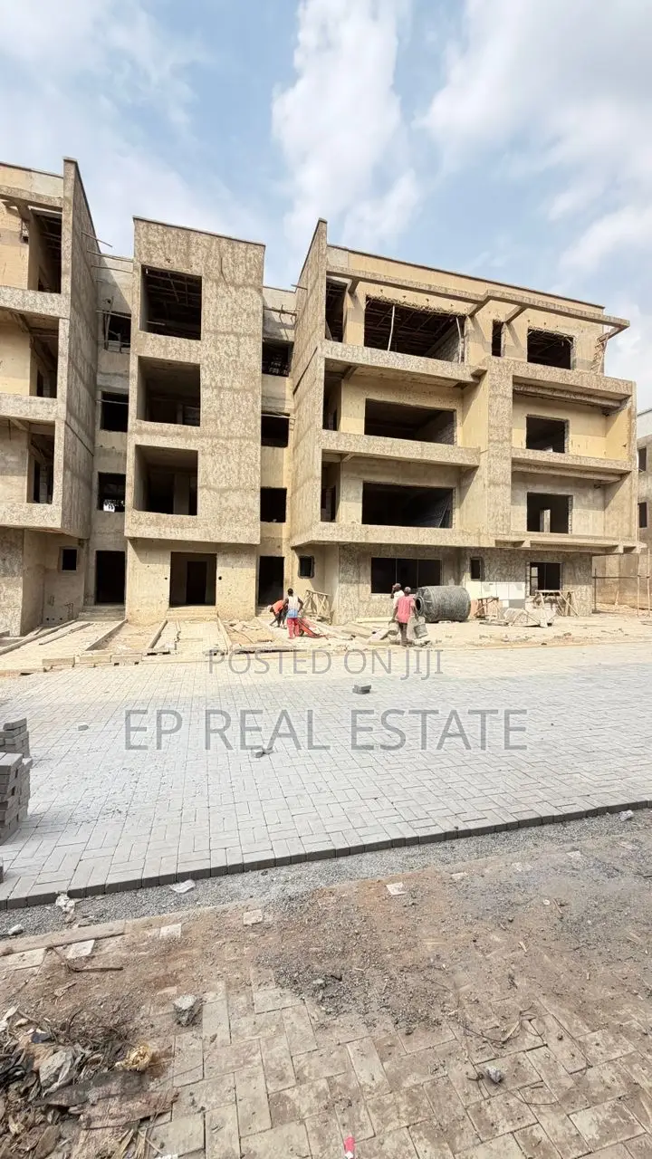 3bdrm Apartment in Gaduwa for sale