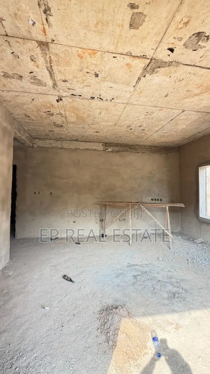 3bdrm Apartment in Gaduwa for sale