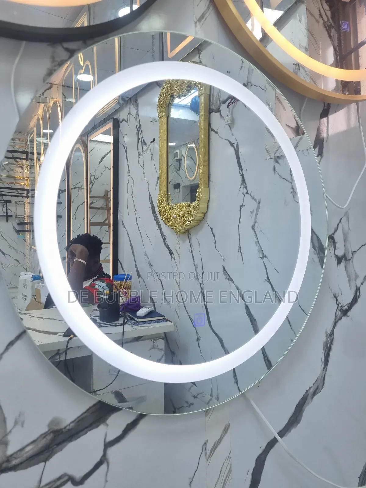 Executive Led Mirror Round