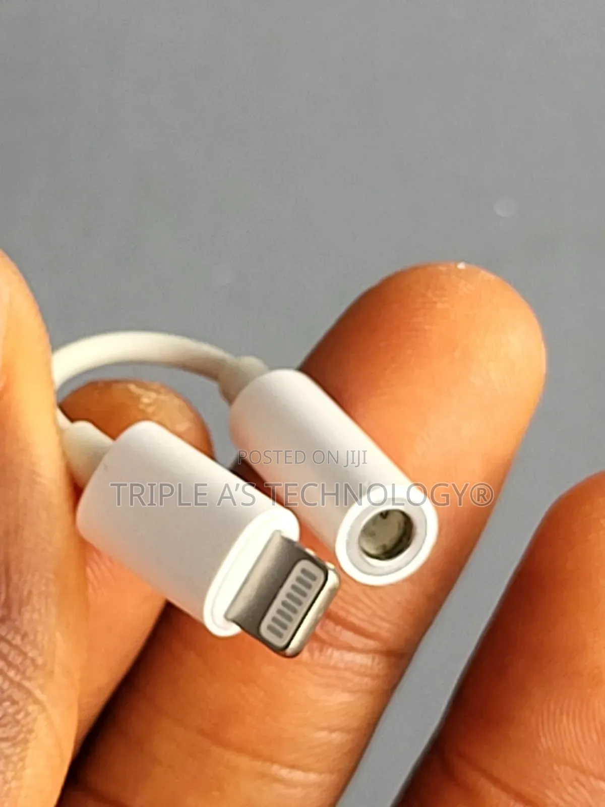 Original Apple Lightning to 3.5mm Adapter