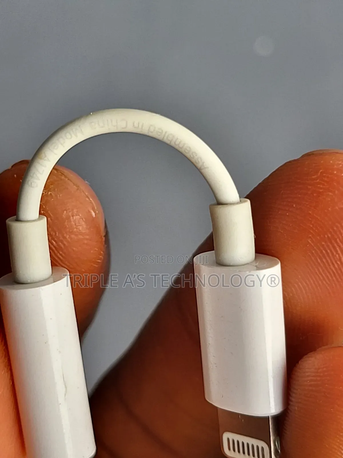 Original Apple Lightning to 3.5mm Adapter