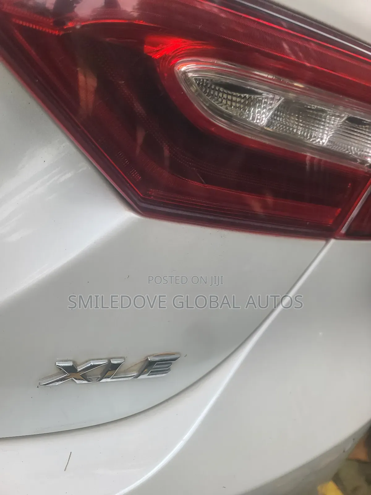 Toyota Camry 2018 White