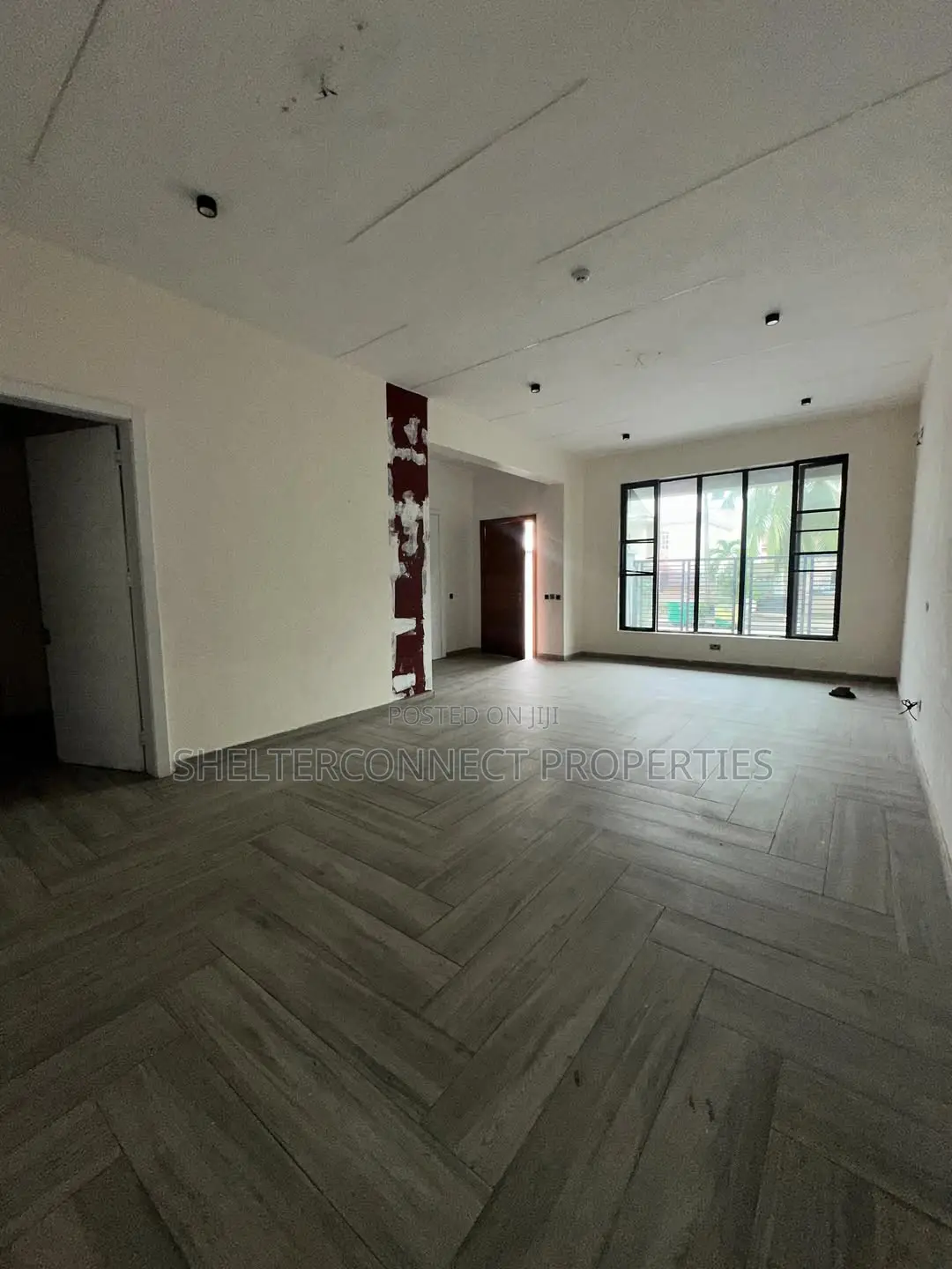 4bdrm Apartment in Lekki Phase 1 for rent