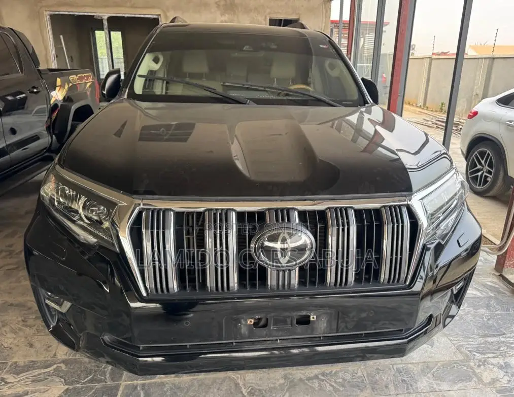 Toyota Land Cruiser Prado 2.7 2022 Black