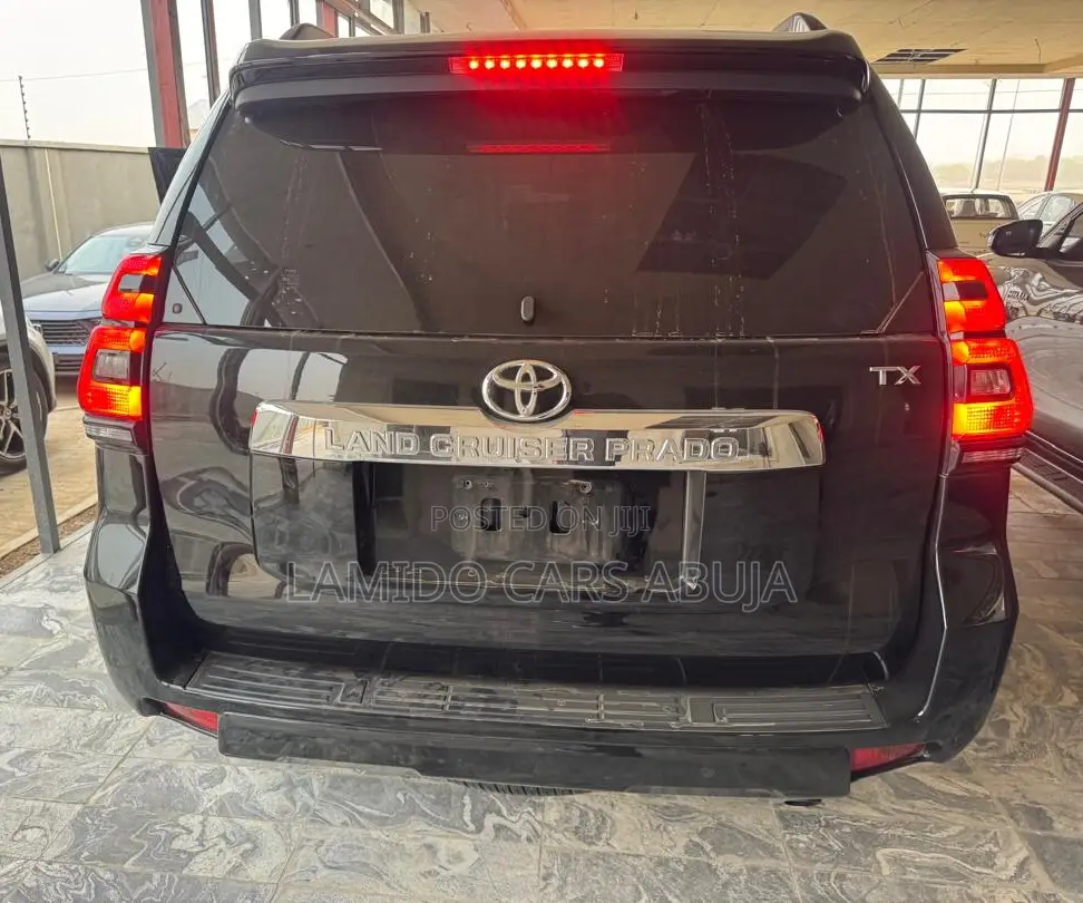 Toyota Land Cruiser Prado 2.7 2022 Black