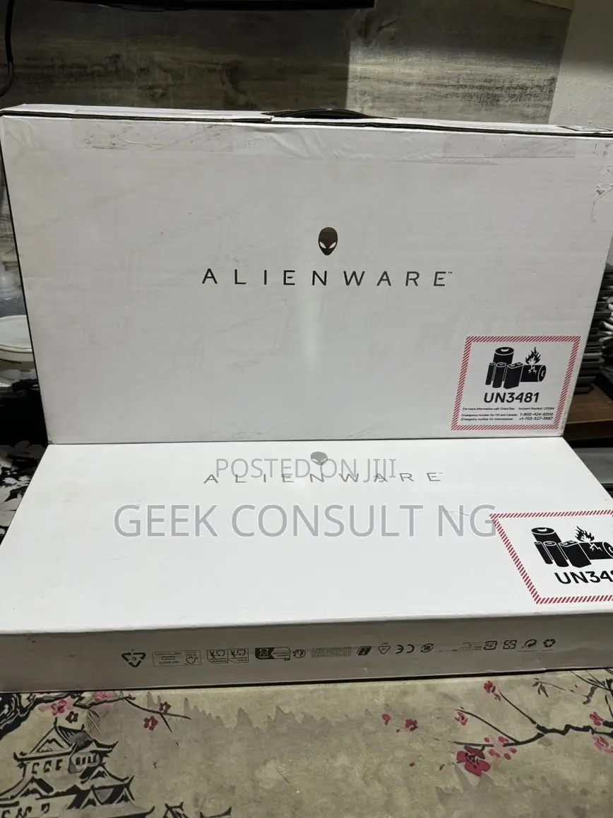 New Laptop Dell Alienware M16 R2 32GB Intel Core Ultra 7 SSD 1T