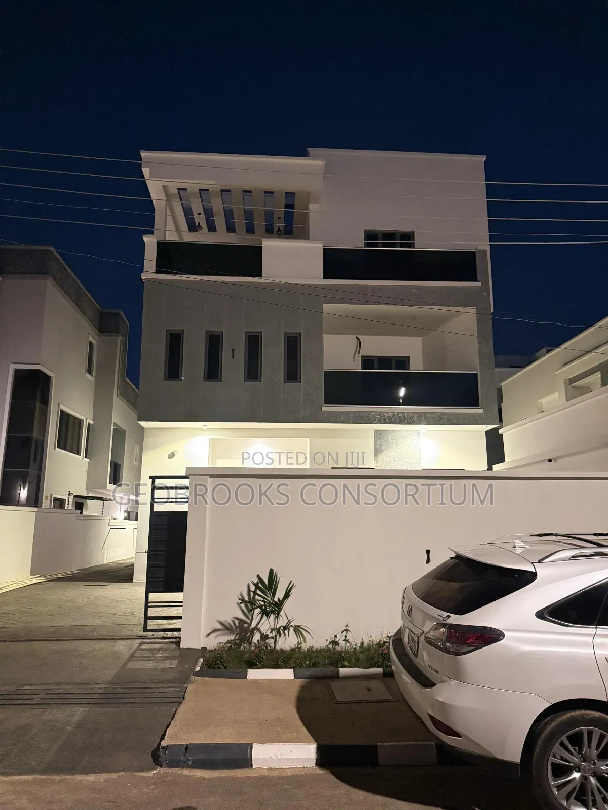 4bdrm Duplex in Kolapo Ishola Gra, Akobo for sale