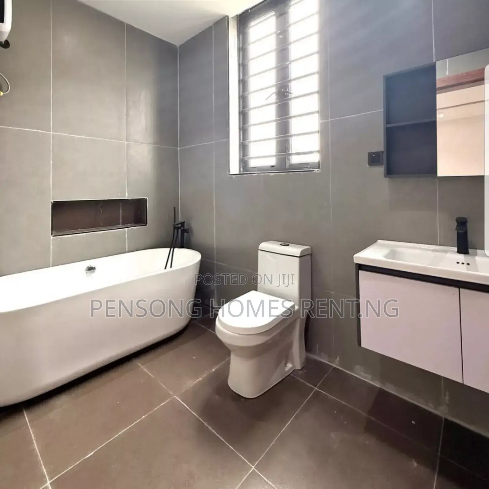 4bdrm Duplex in Lekki Phase 1 for rent