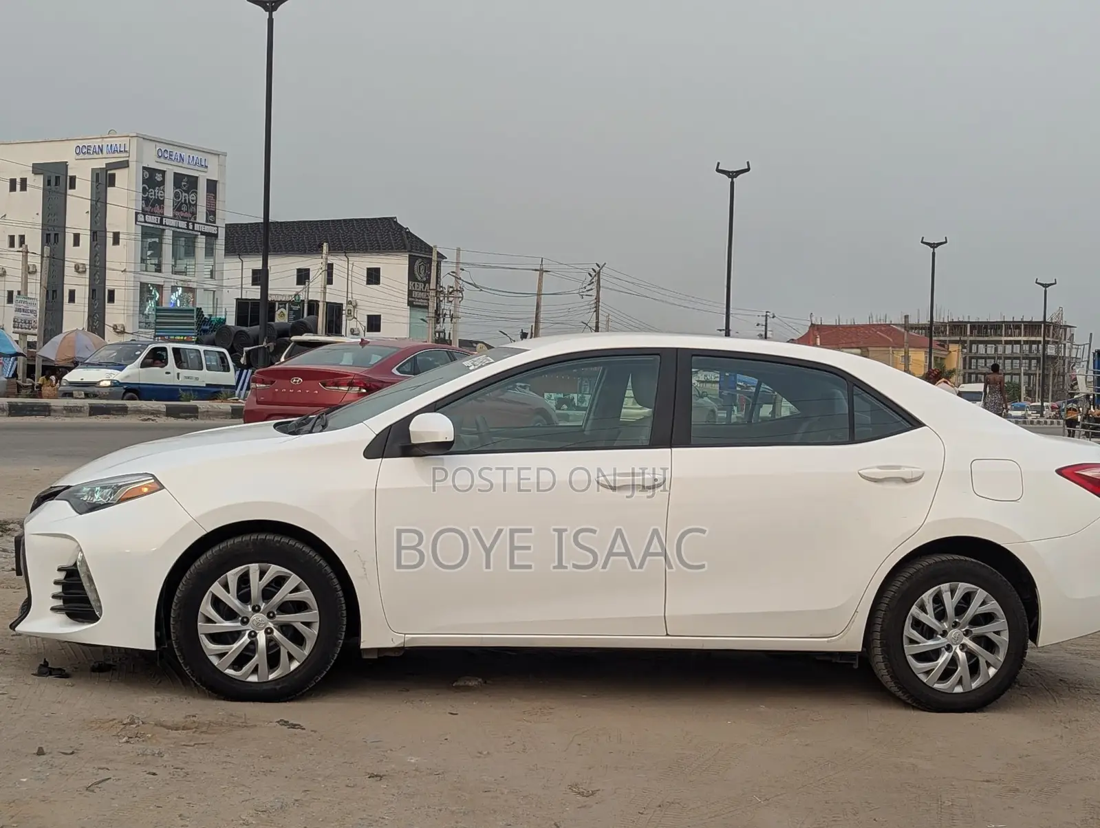 Toyota Corolla LE 4dr Sedan (1.8L 4cyl CVT) 2017 White