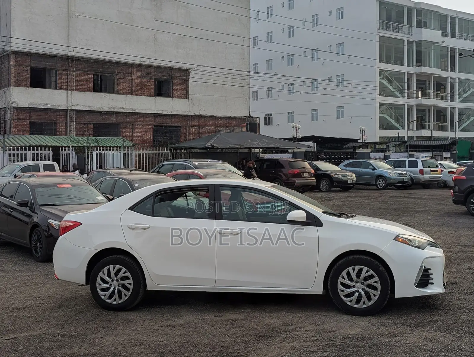 Toyota Corolla LE 4dr Sedan (1.8L 4cyl CVT) 2017 White