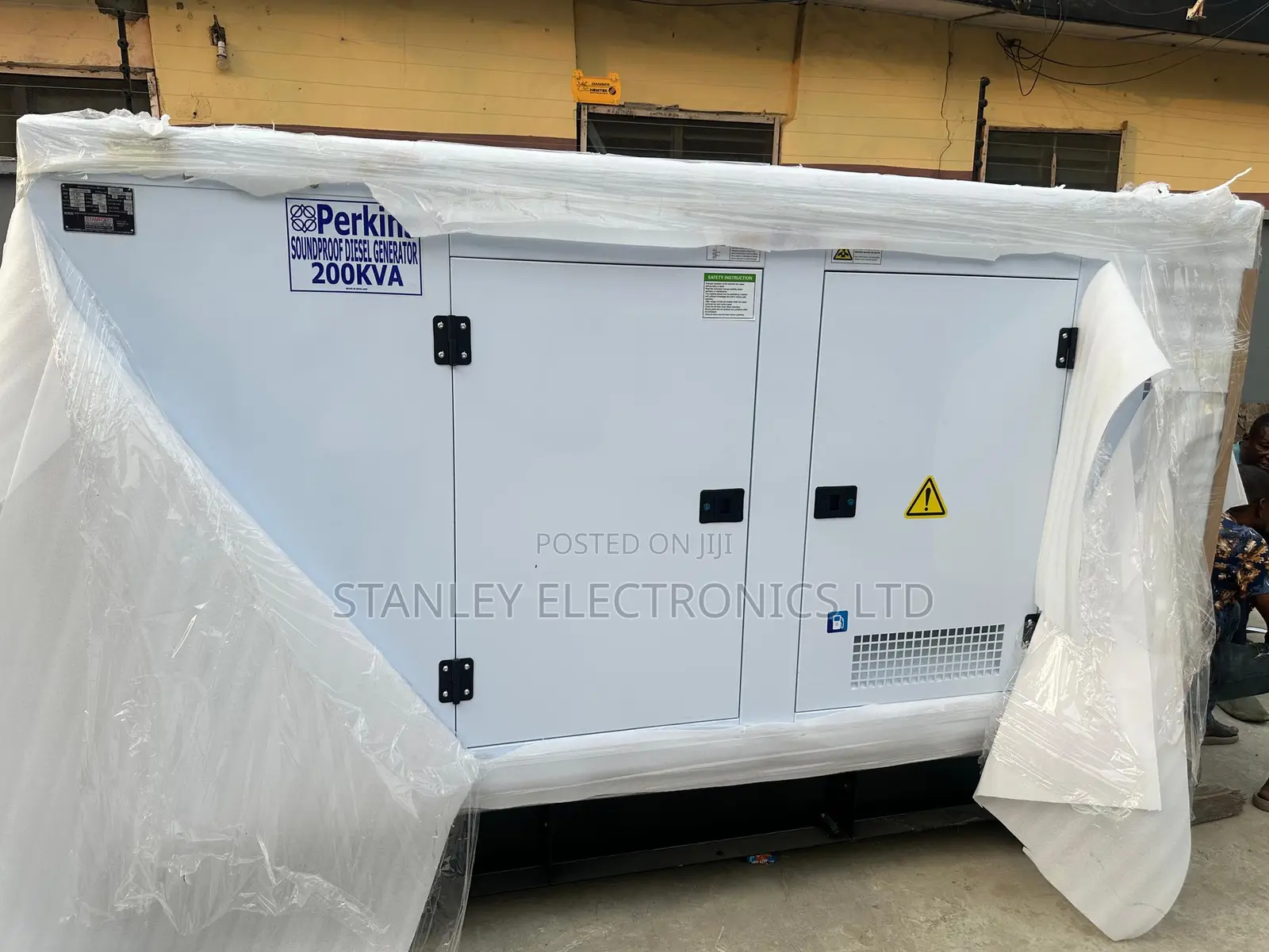 New Arrival of 200kva Perkins Soundproof Generator Diesel Engine