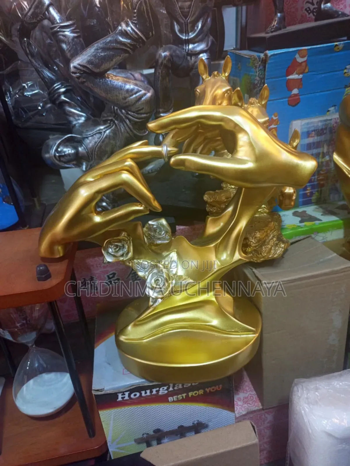 Love Hand Statue Home Decoration