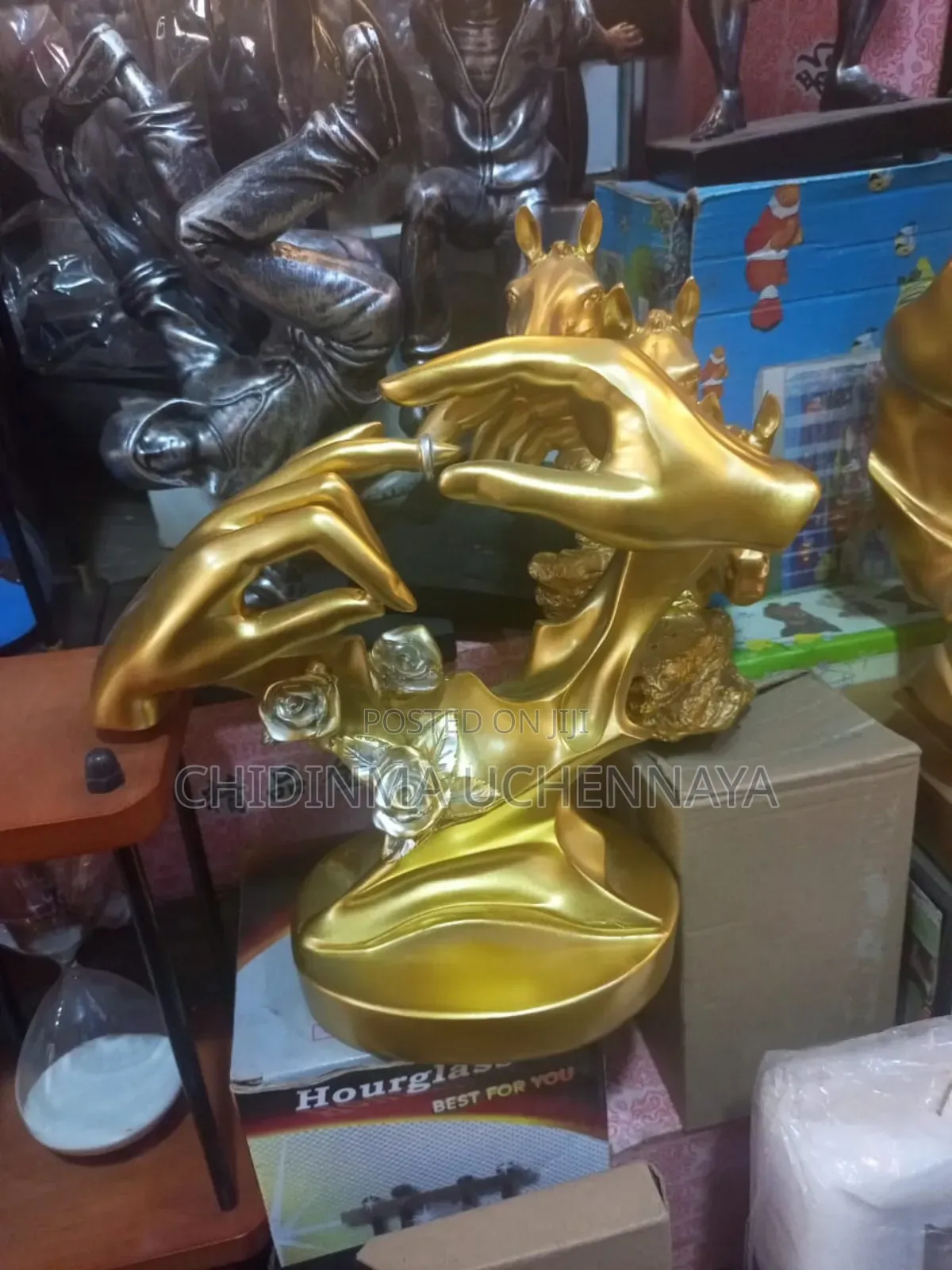 Love Hand Statue Home Decoration