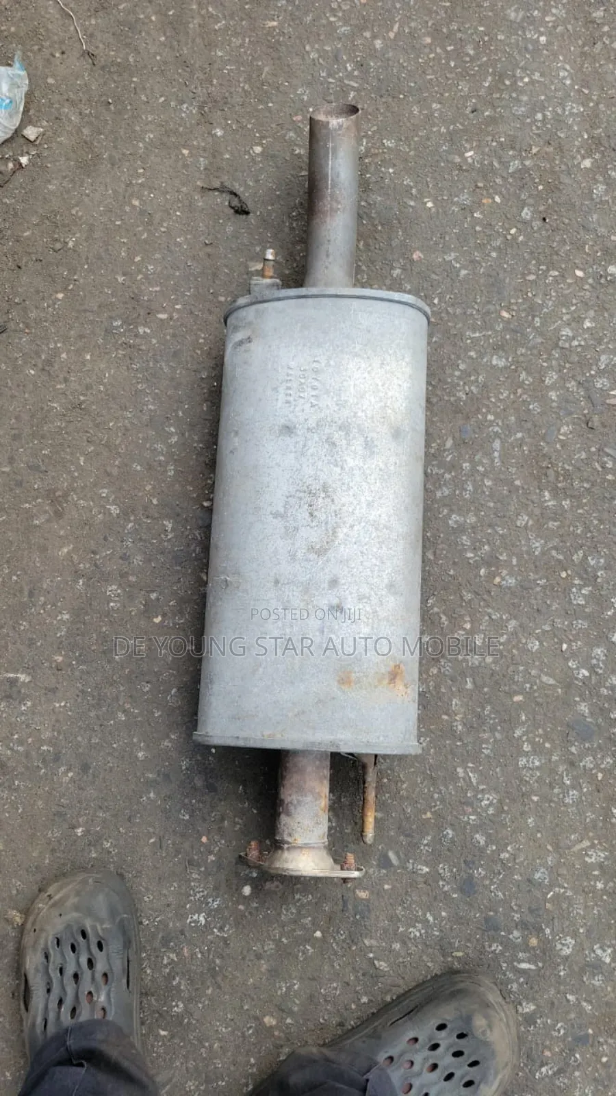 Back Exhaust Port for Toyota Sienna 2002 Model
