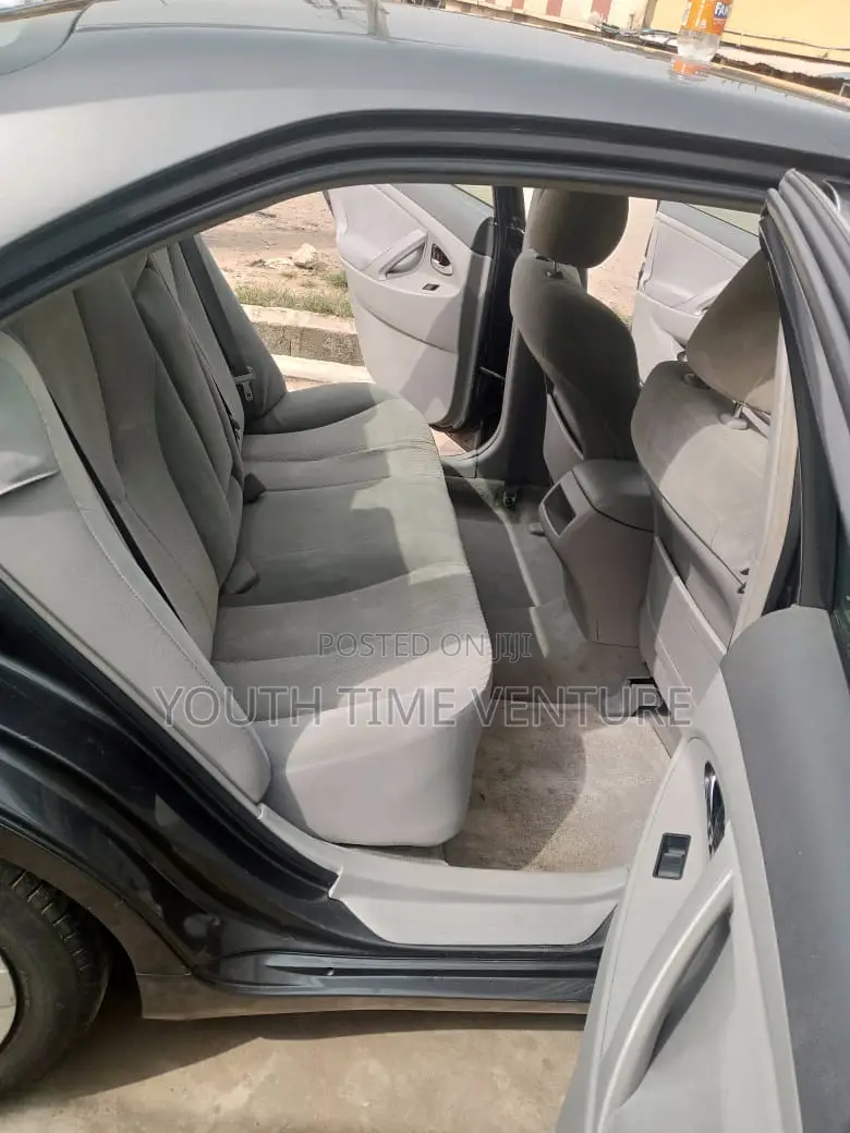 Toyota Camry LE 4dr Sedan (2.4L 4cyl 5A) 2008 Gray