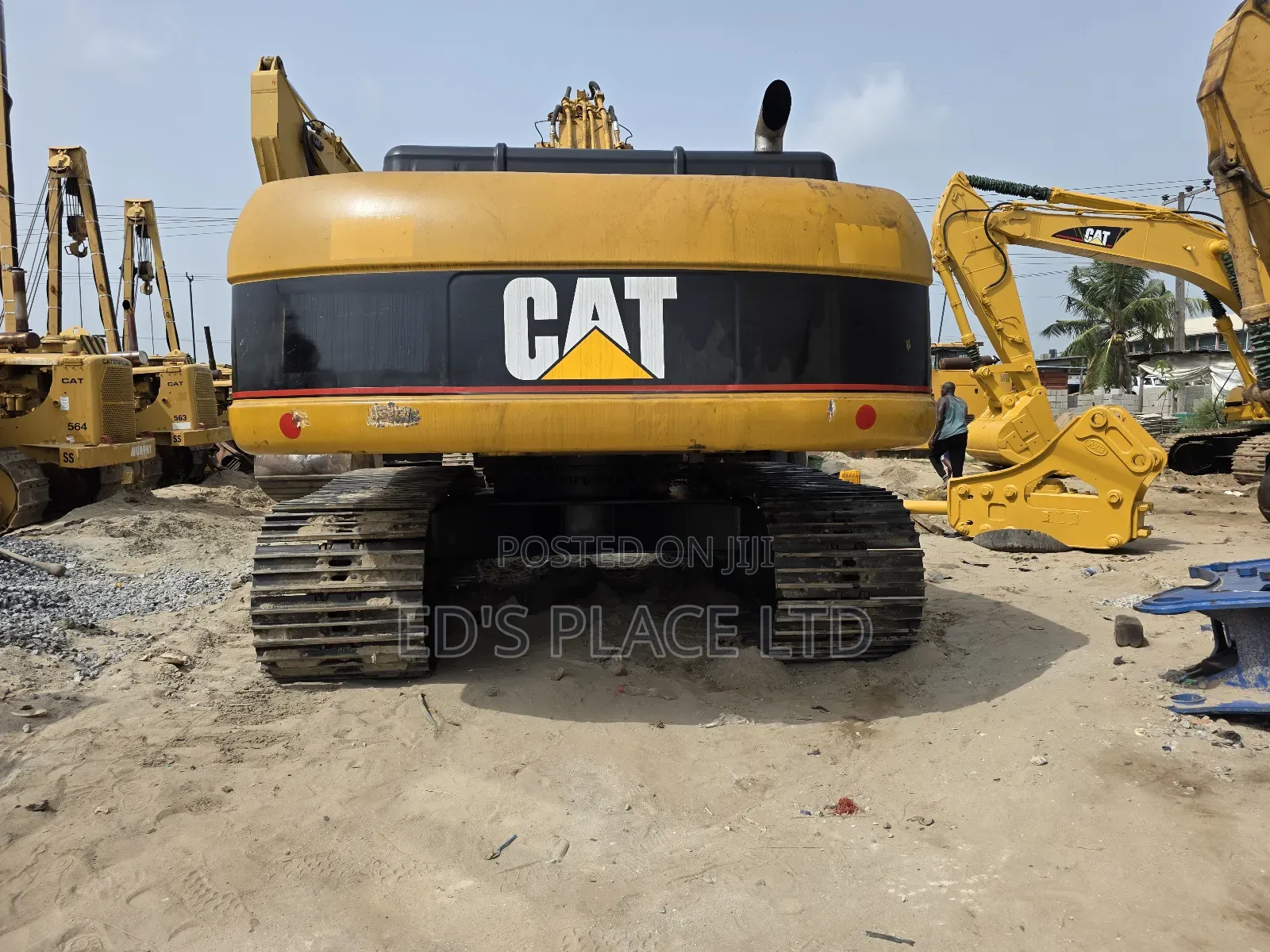 330cl Excavator.