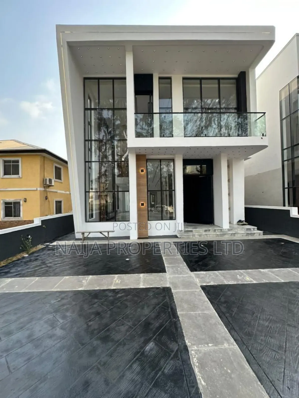 5bdrm Duplex in Lekki County for sale