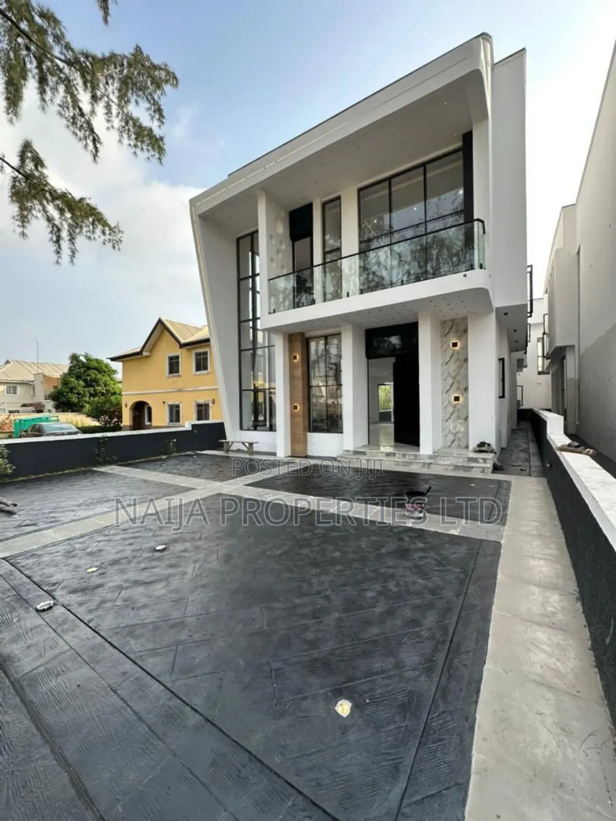 5bdrm Duplex in Lekki County for sale