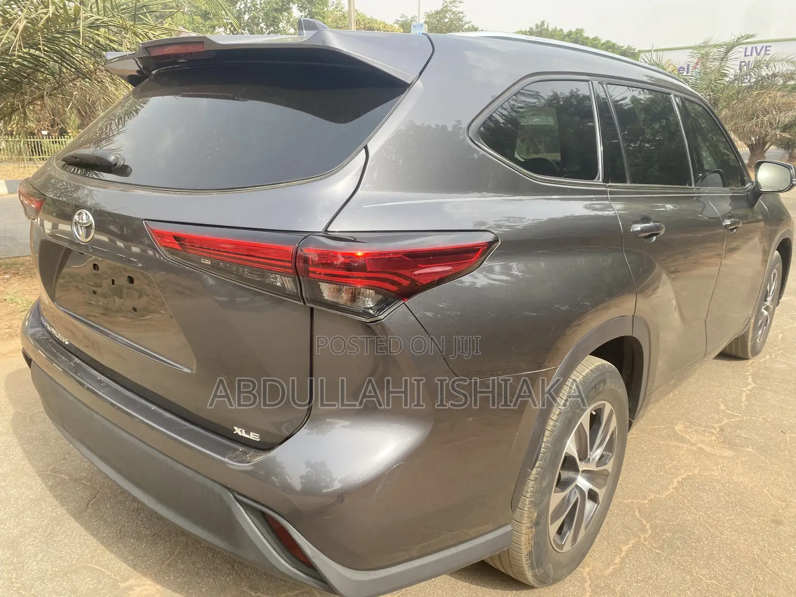 Toyota Highlander XLE 2021 Gray