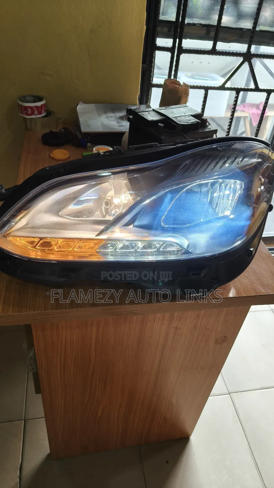 E350 (212) Headlamp Single Charger