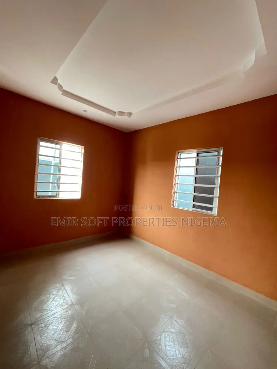 8bdrm Room & Parlour in Elebu Ibadan, Oluyole for sale