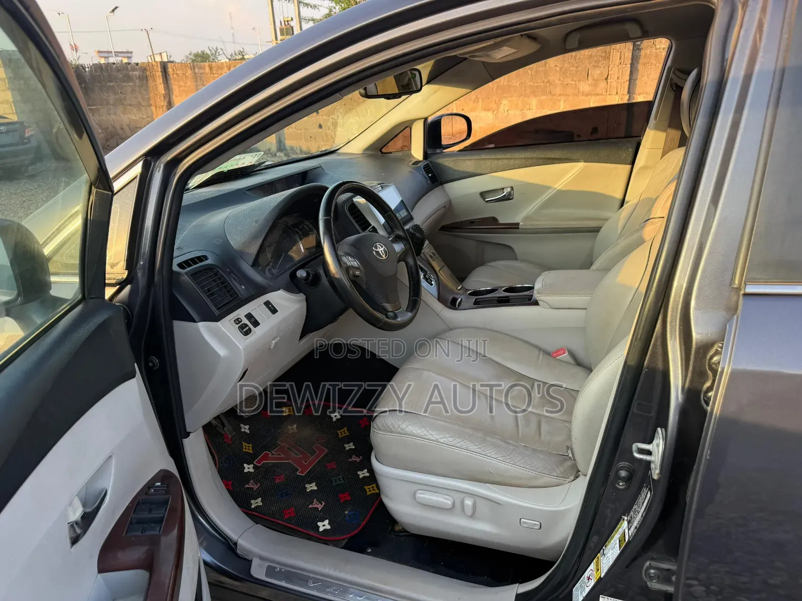 Toyota Venza V6 AWD 2011 Gray