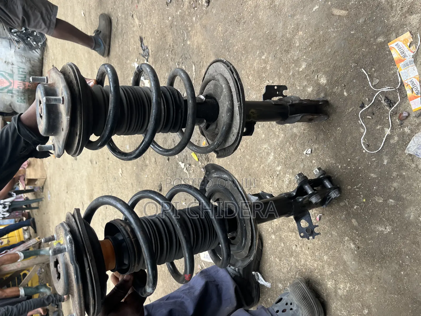 Tokunbo Front Shock Absorber for 2020 Toyota Highlander Available!