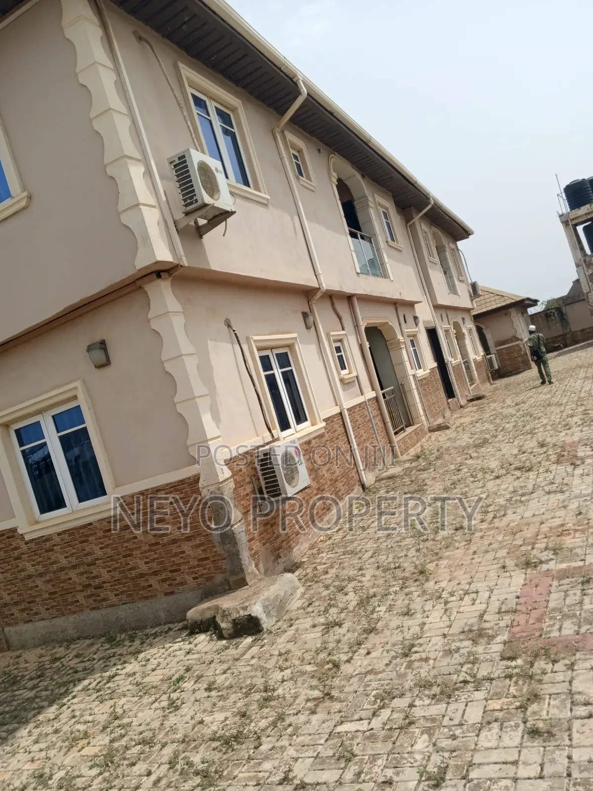 Furnished 3bdrm Block of Flats in Olumo Oreyo Igbogbo for rent